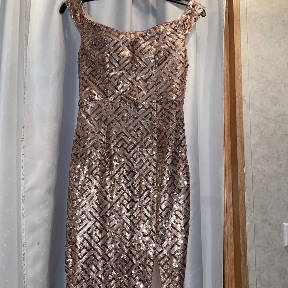 Brand is fashionnova, size S, worn once, rose gold sparkle